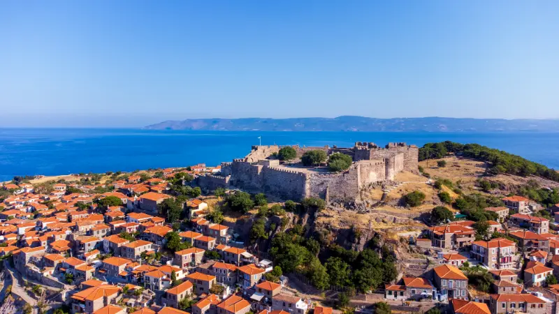 Molyvos Lesvos Guide: Castle, Harbour, Stone Lanes and a 2-Day Stay