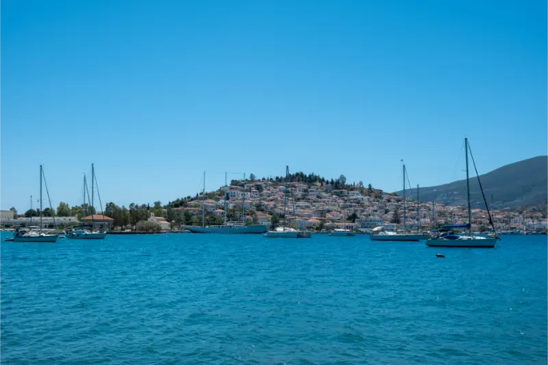 Poros Without a Car: Buses, Water Taxis, Walking and the Best Bases