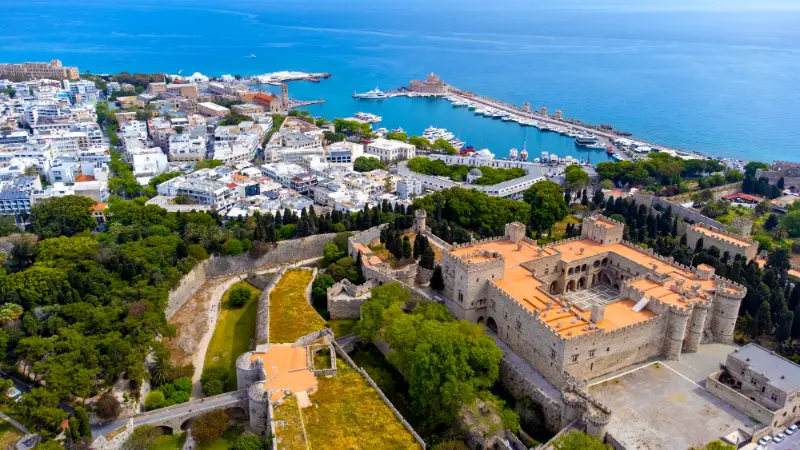 Rhodes Old Town Guide: Walls, Palace, Street of the Knights and a Walking Route