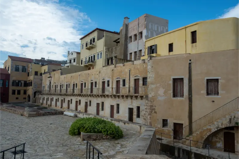 Chania Old Town and Venetian Harbour Guide: Walking Route, History and Local Tips